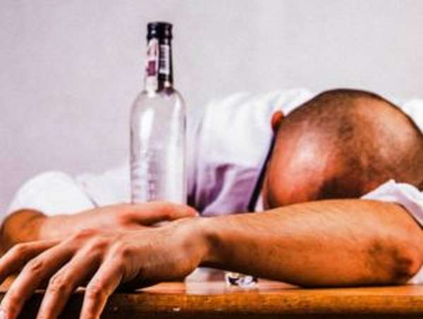 Алкогольное отравление: помощь в домашних условиях