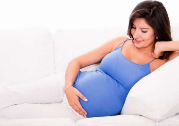 Почему повышается показатель гемоглобина при беременности, и как помочь женщине?