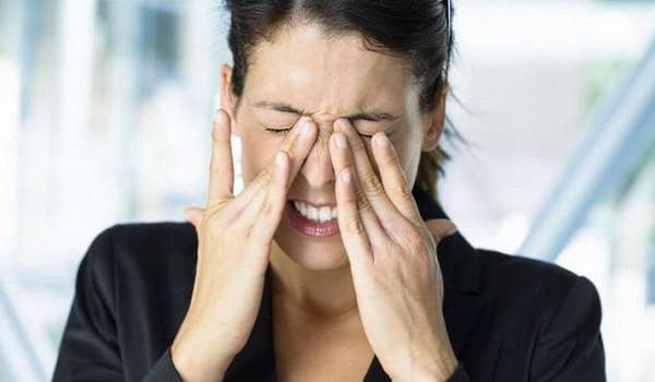 Симптомы и причины мигрени