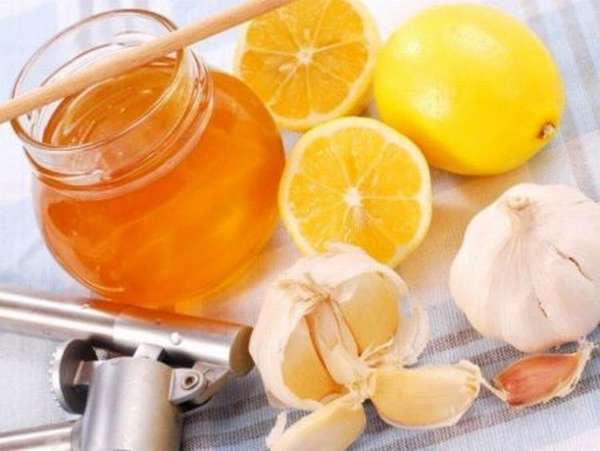 Рецепт средства для чистки сосудов из лимона, чеснока и меда. Показания к его приготовлению
