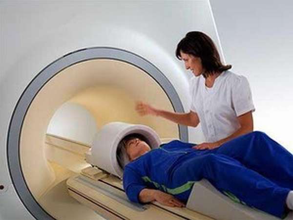 Мрт мозга опасно. Functional Magnetic Resonance Imaging (FMRI). Аппарат мрт головы. Мрт детям. Магнитно-резонансная томография головного мозга ребенка;.