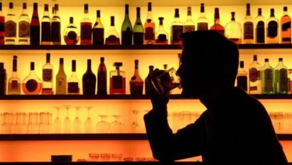 Влияет ли употребление алкоголя на анализы крови? Какие исследования нельзя проводить после приема спиртного?