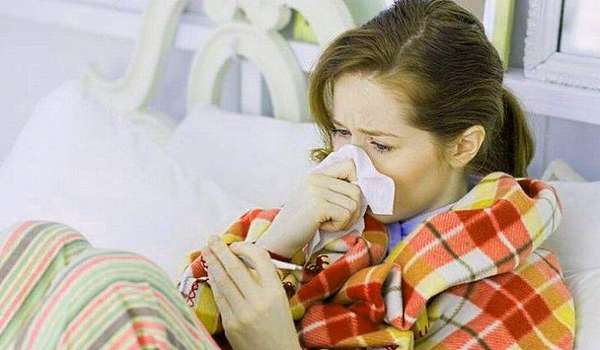 13 лучших домашних средств для лечения летней простуды