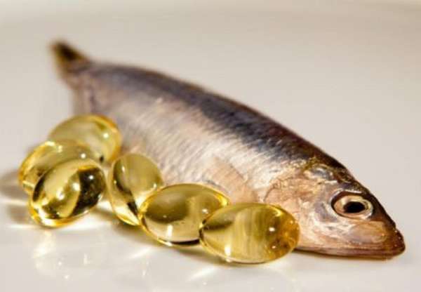 Чем полезен рыбий жир при повышенных показателях холестерина, и кому можно его принимать?